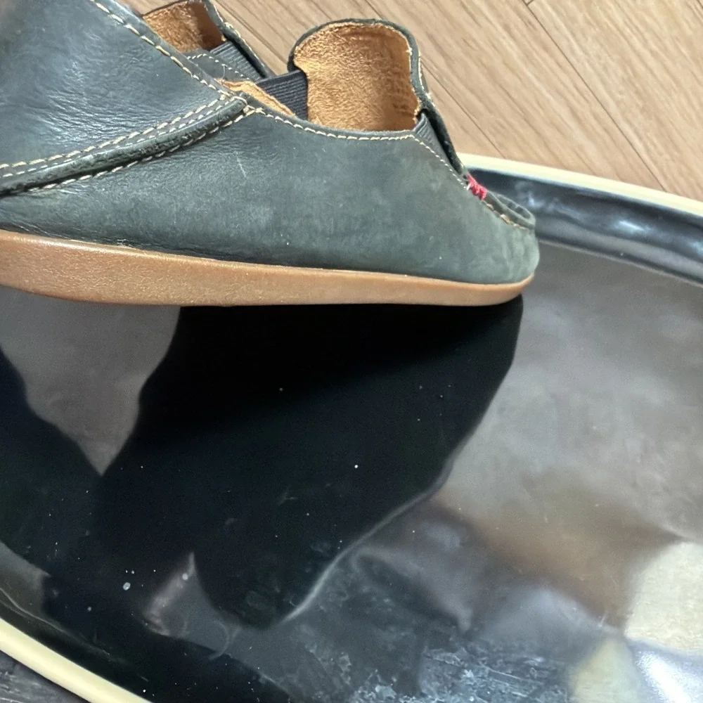 OluKai Shoes Womens Size 6.5 Black Leather Moccasin Flats Slip On Comfort Casual
